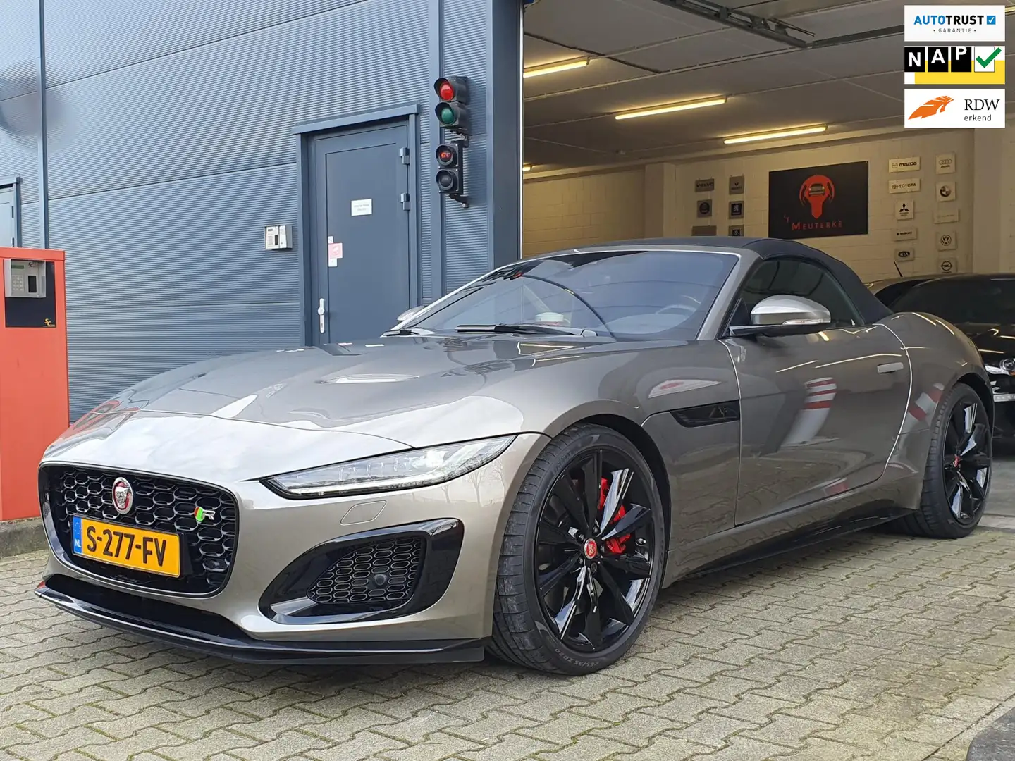 Jaguar F-Type P575 AWD R 75 - F.GARANTIE / NIEUWE BEURT / STOELV Grijs - 1