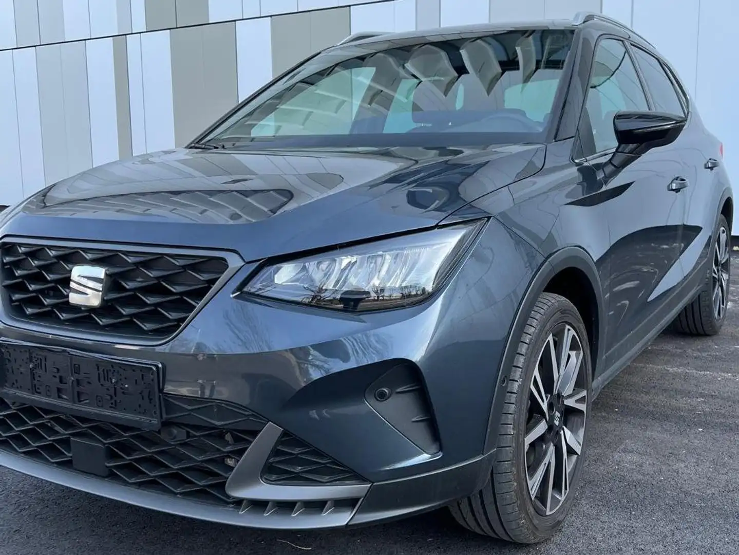 SEAT Arona FR Edition 1.0 TSI DSG Grau - 2