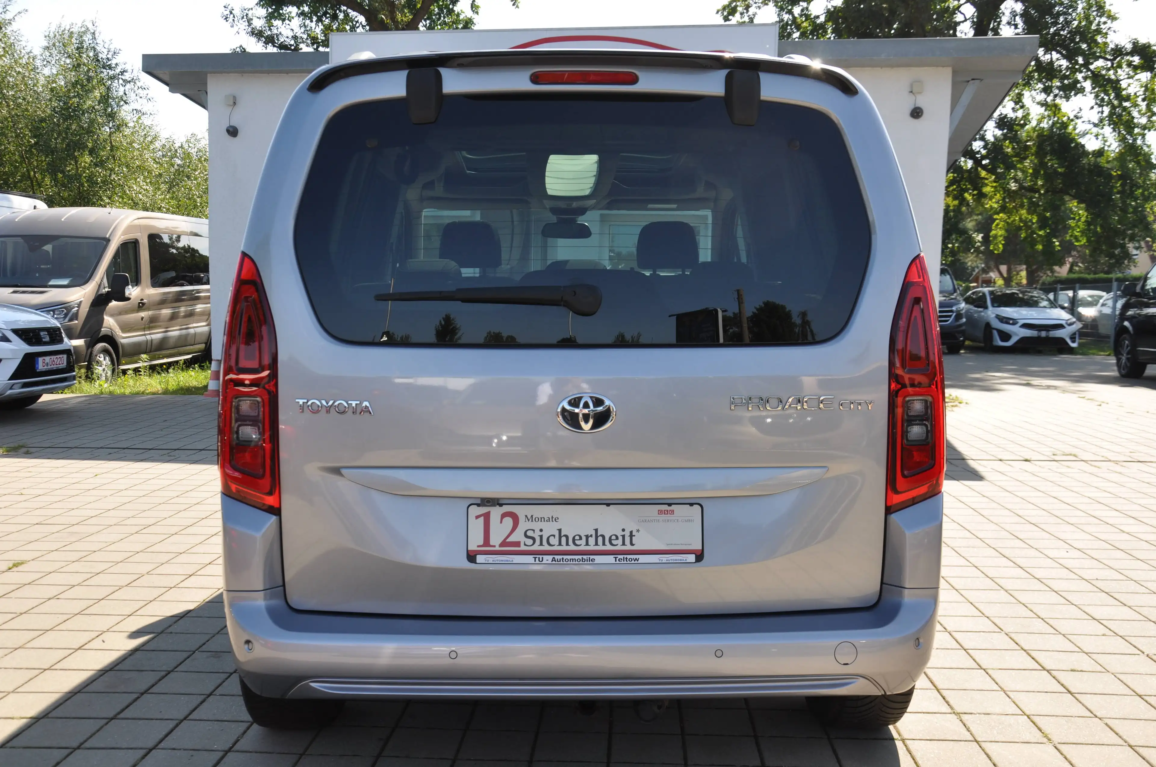 Toyota Proace City Proace City L1 Executive Aut. AHK-ACC-PANO-RKAM-NAVI-HUD-220V-TOTWINKEL-1.HAND — photo 6