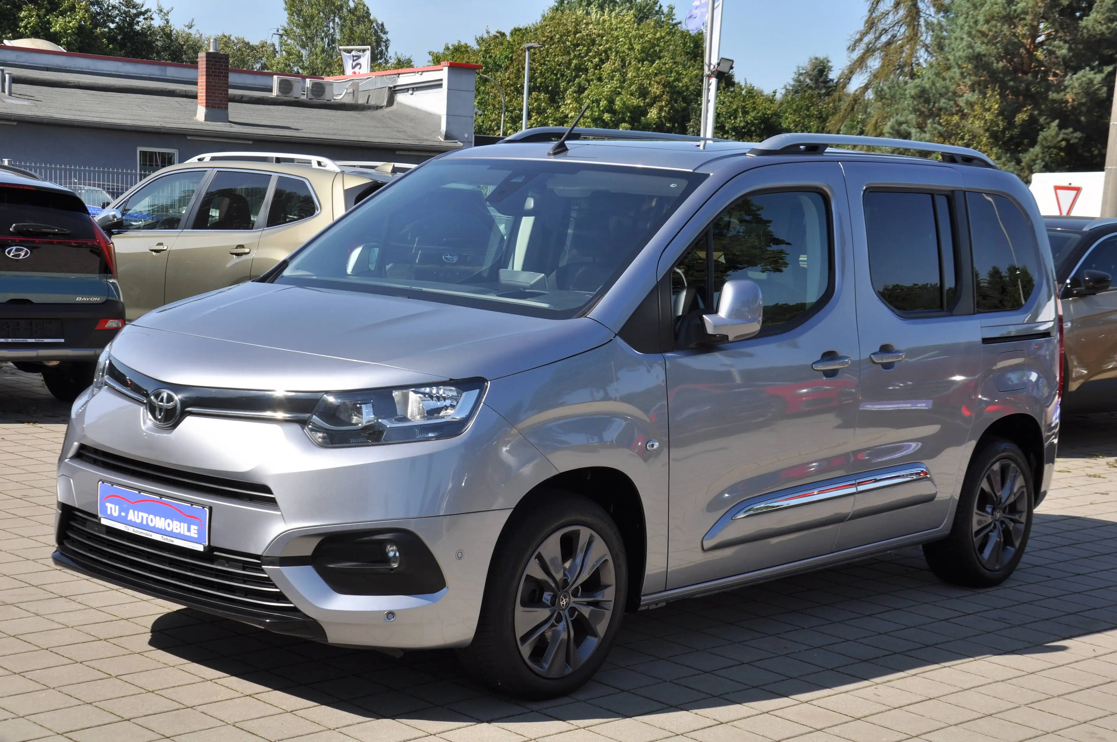 Toyota Proace City Proace City L1 Executive Aut. AHK-ACC-PANO-RKAM-NAVI-HUD-220V-TOTWINKEL-1.HAND — photo 2