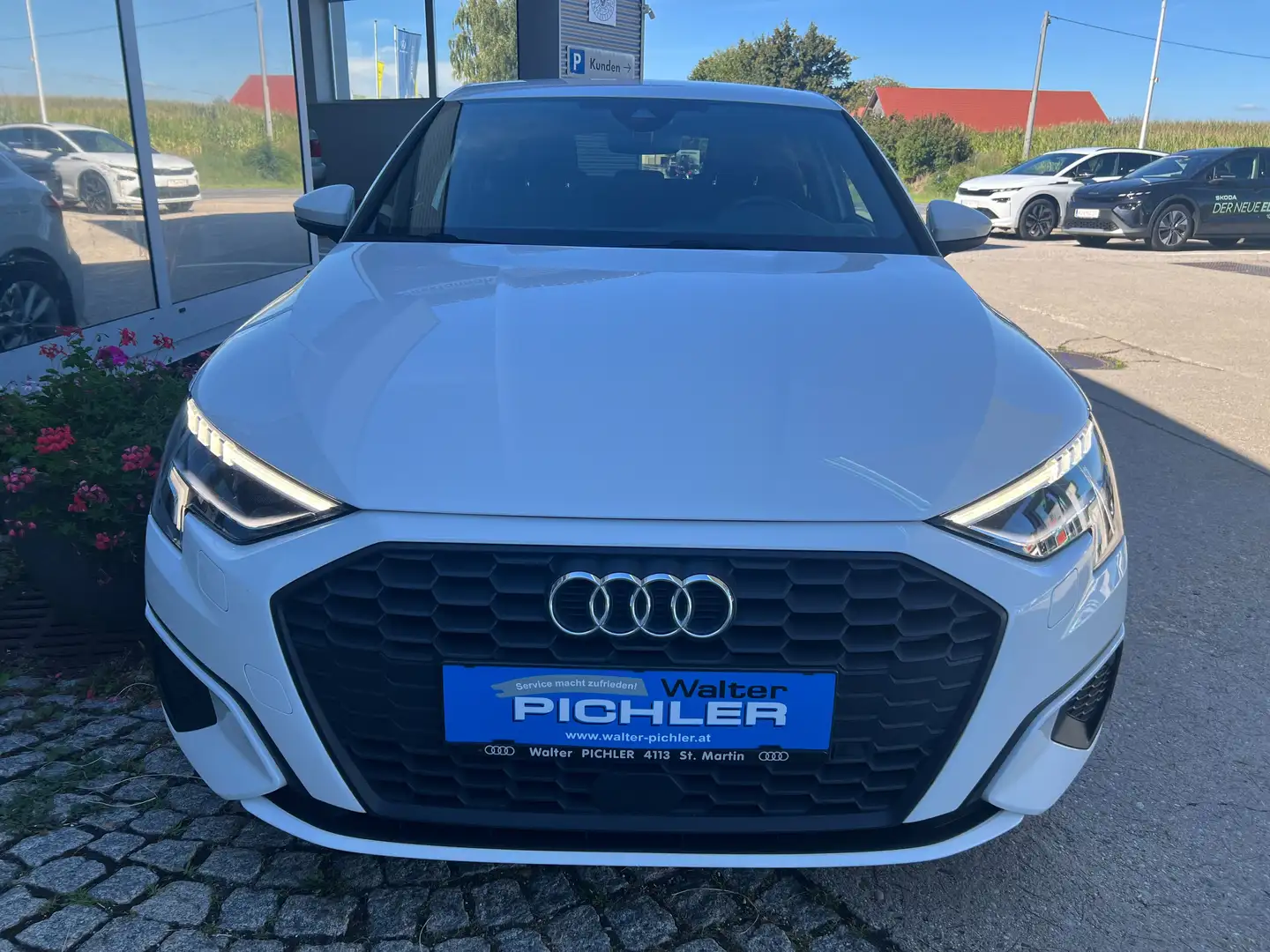 Audi A3 Sportback 30 TFSI intense 30 TFSI Weiß - 2