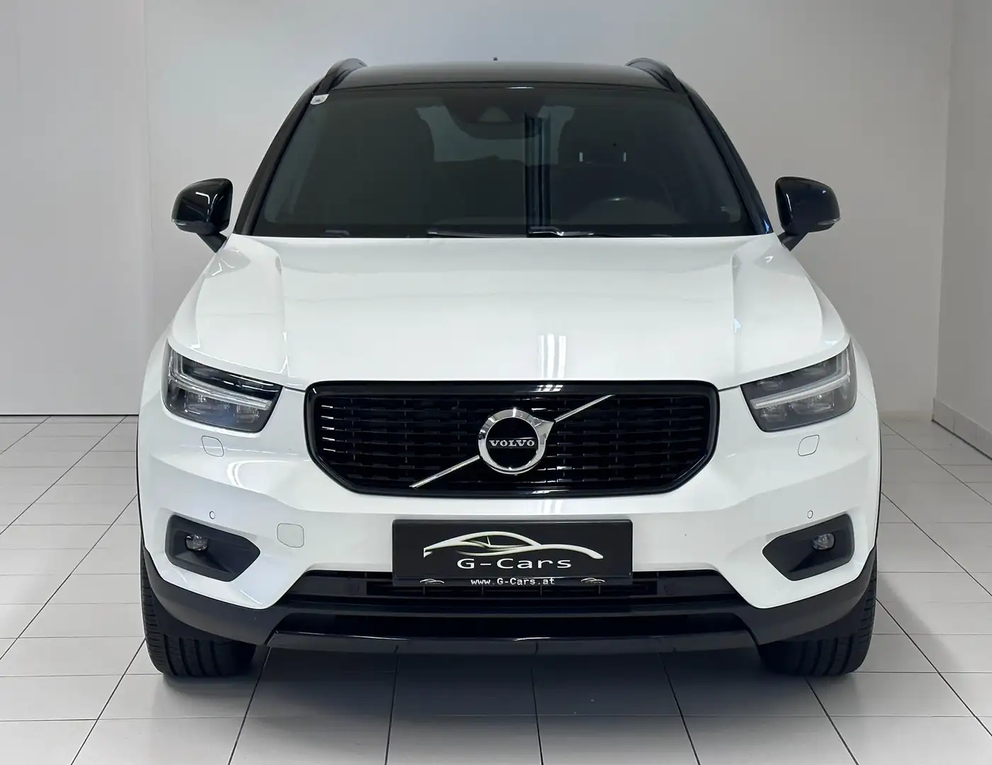 Volvo XC40 D3 R-Design AWD Geartronic /ACC/Gepflegt/BLIS/ Wit - 2