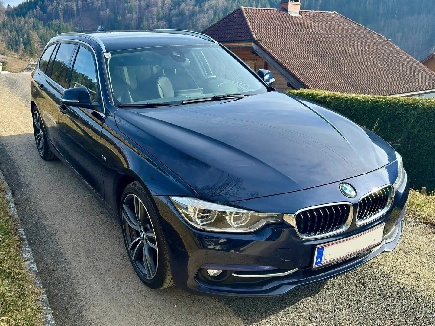 BMW 320 320d xDrive Touring Sport Line Aut. Sport Line Blau - 2