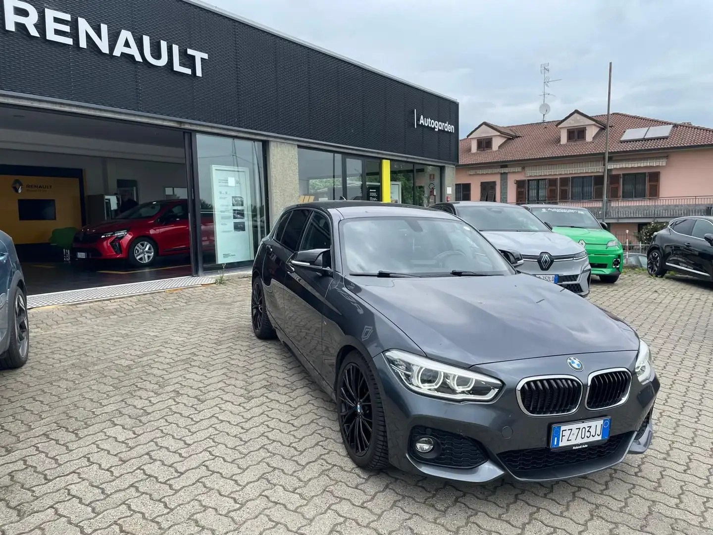 BMW 118 118d 5p. Msport Gris - 1