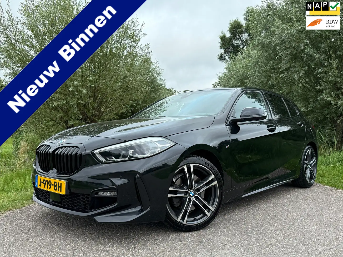 BMW 118 1-serie 118i Executive Edition Automaat | M-Sport Negro - 1