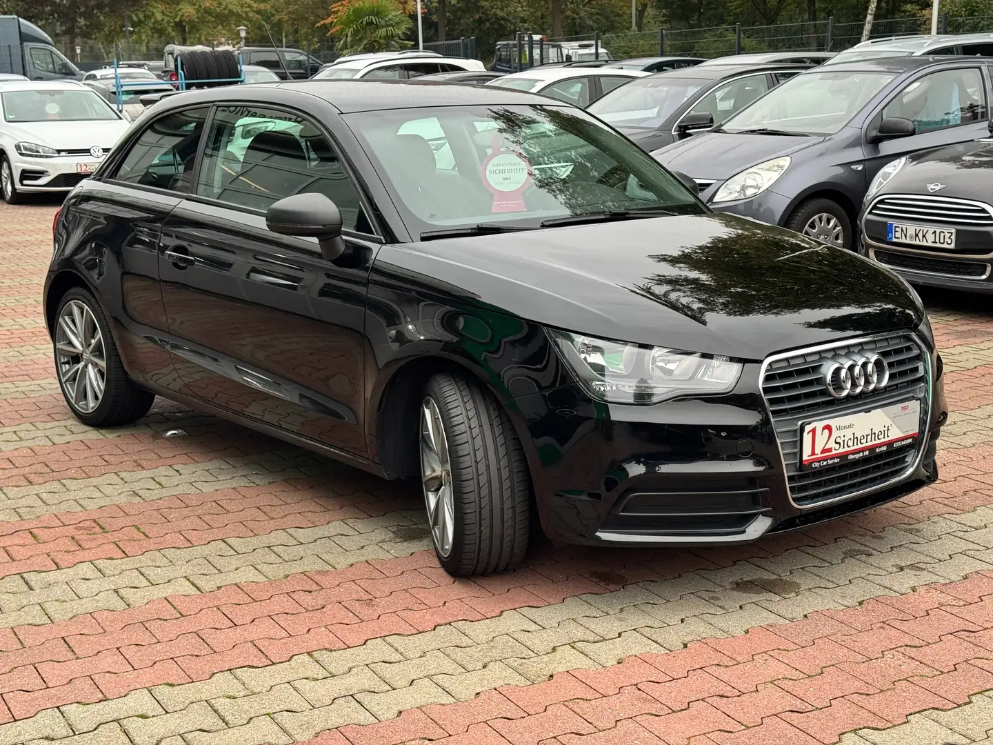 Audi A1 attraction Schwarz - 2