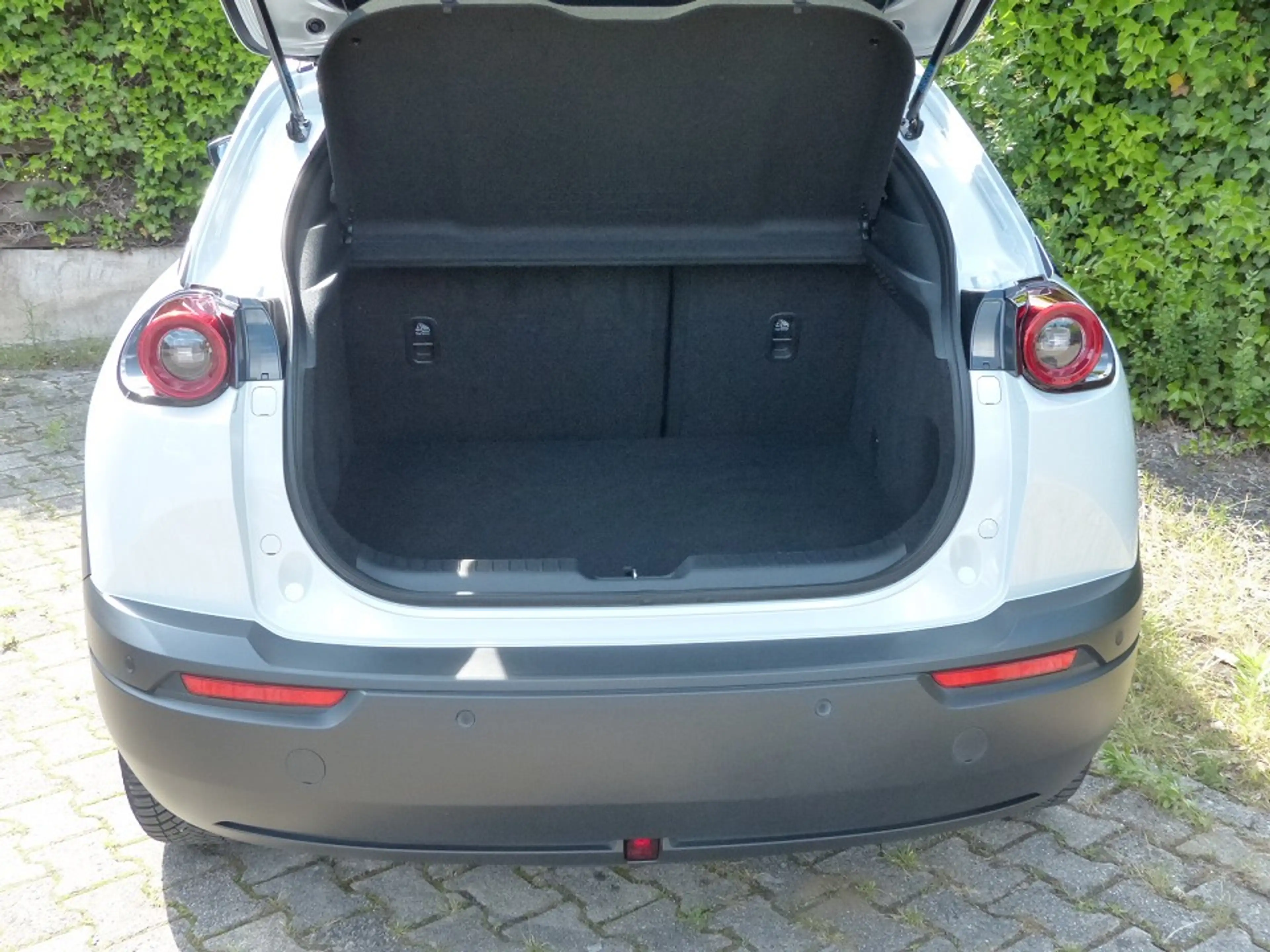 Mazda MX-30 35,5 kWh e-SKYACTIV 145 PS ADVantage + Allwetterre — photo 7