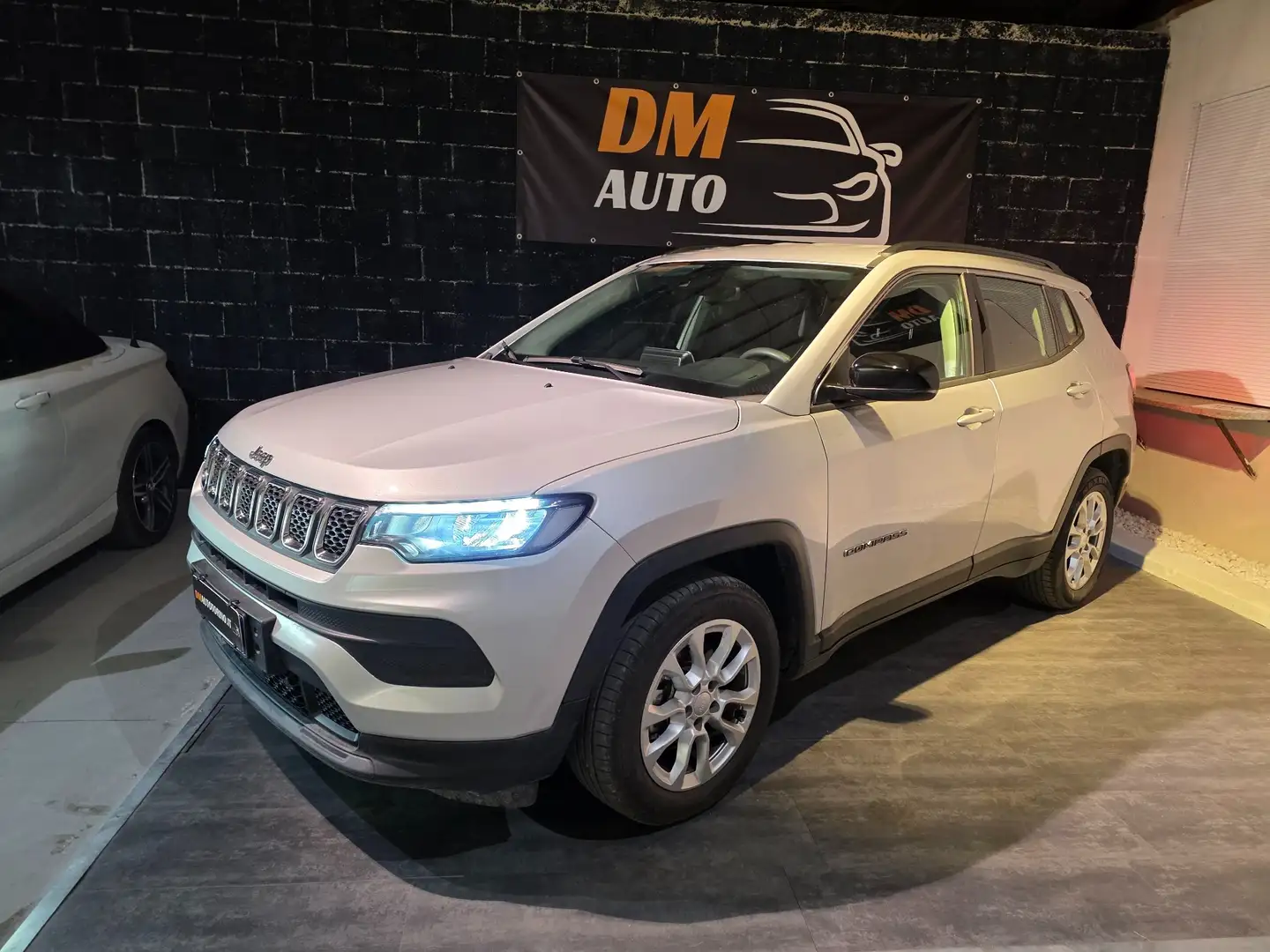 Jeep Compass Compass II 2021 1.5 turbo t4 mhev Longitude Silber - 1