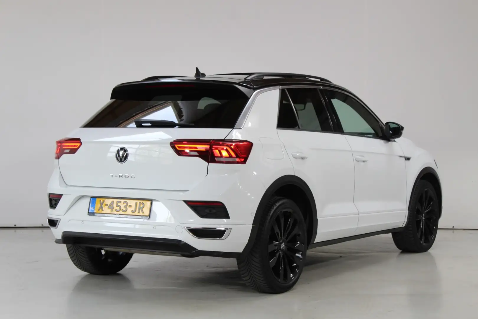 Volkswagen T-Roc 1.5 TSI Sport Business R | Pano | Virtual | Cam | Weiß - 2