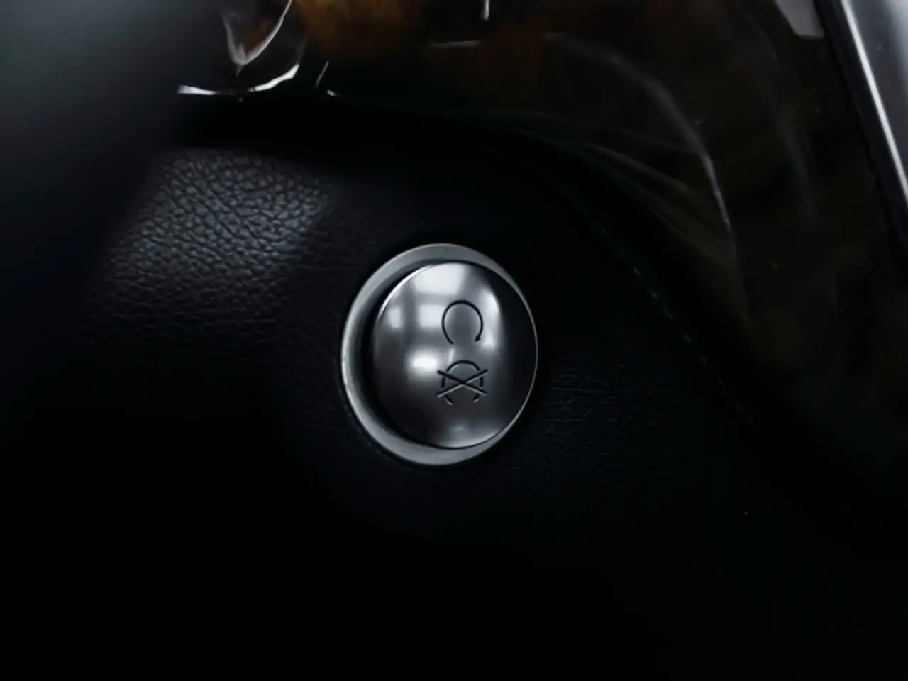 Mercedes-Benz M-Class снимка Mercedes-Benz M-Class