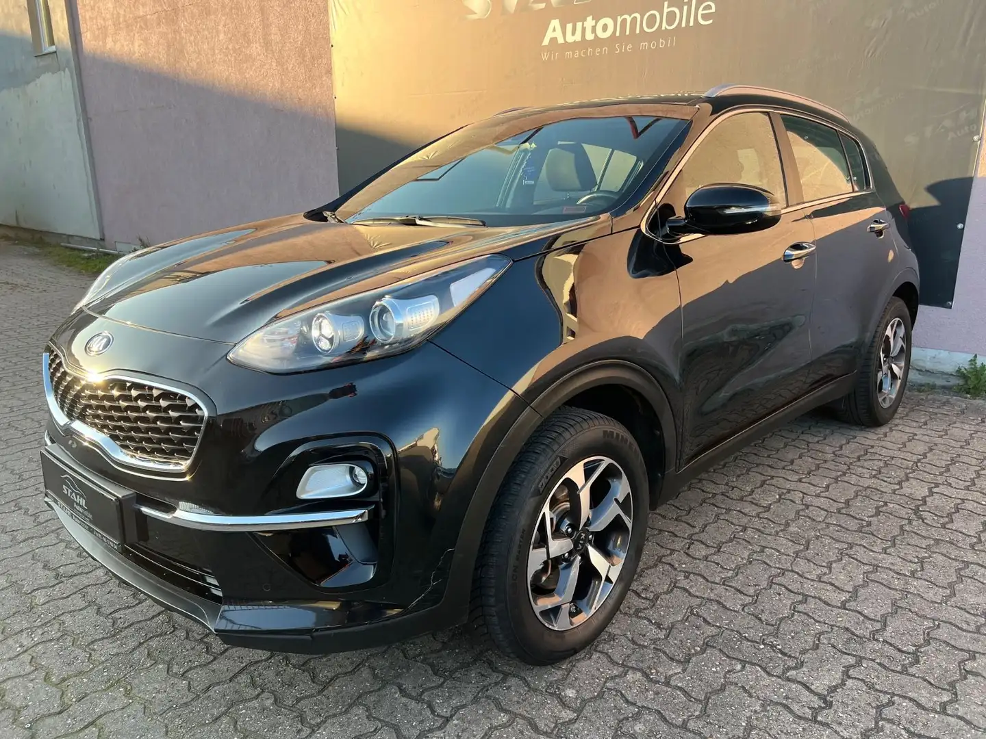 Kia Sportage Vision 2WD*1.Hand*LED*Kamera*Navi*Shz* Schwarz - 1
