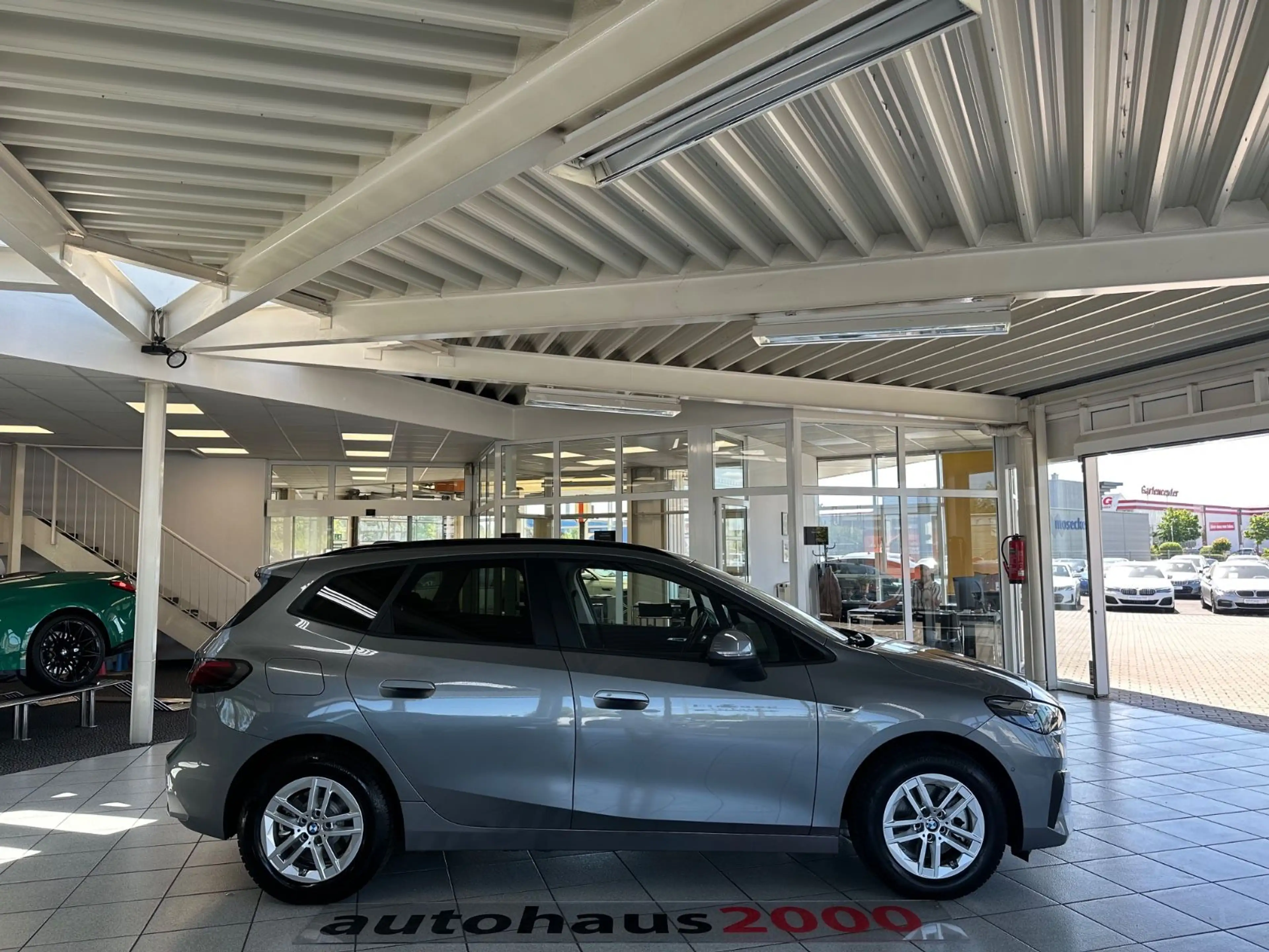 BMW 225 225e Active Tourer Sport Line WIDESCREEN/PANO — photo 2