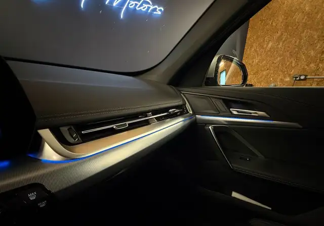 BMW X1 view 11