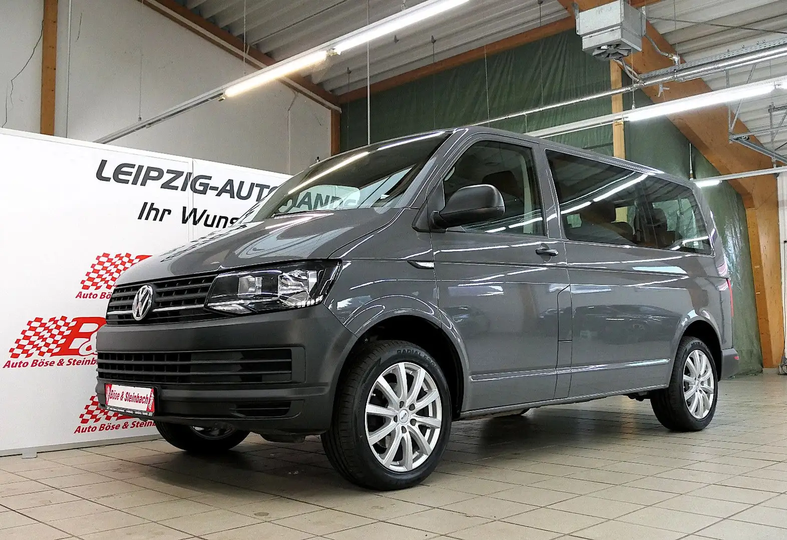 Volkswagen T6 Kombi *9-Sitzer*AHK*Doppel-Klima*PDC* Grigio - 1