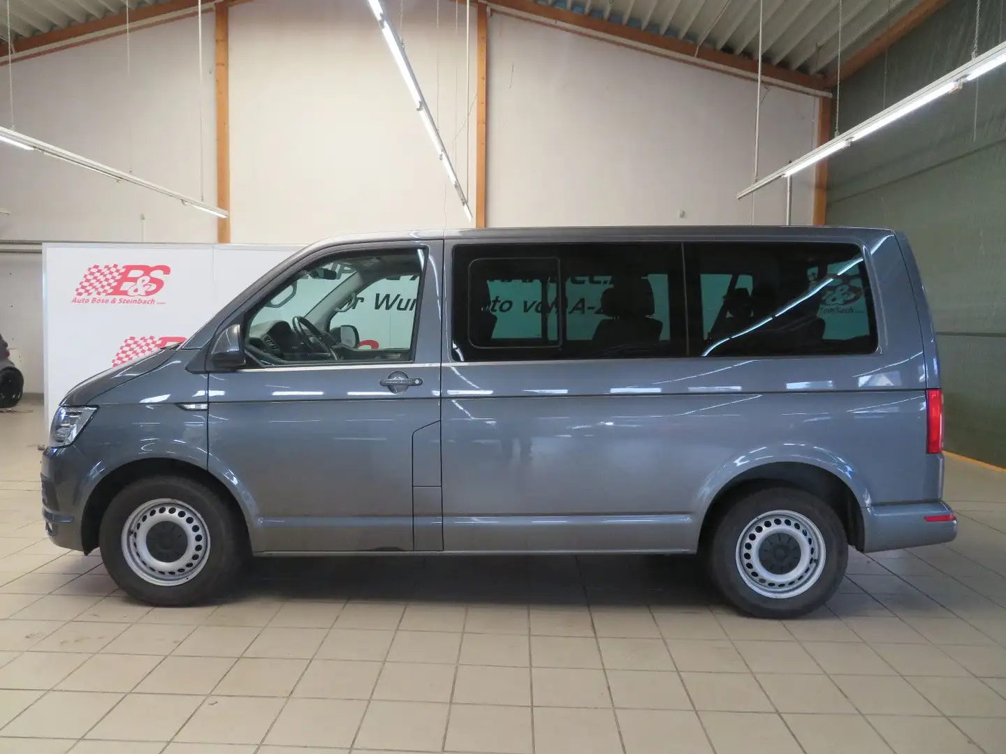 Volkswagen T6 Kombi *9-Sitzer*AHK*Doppel-Klima*PDC* Grau - 2