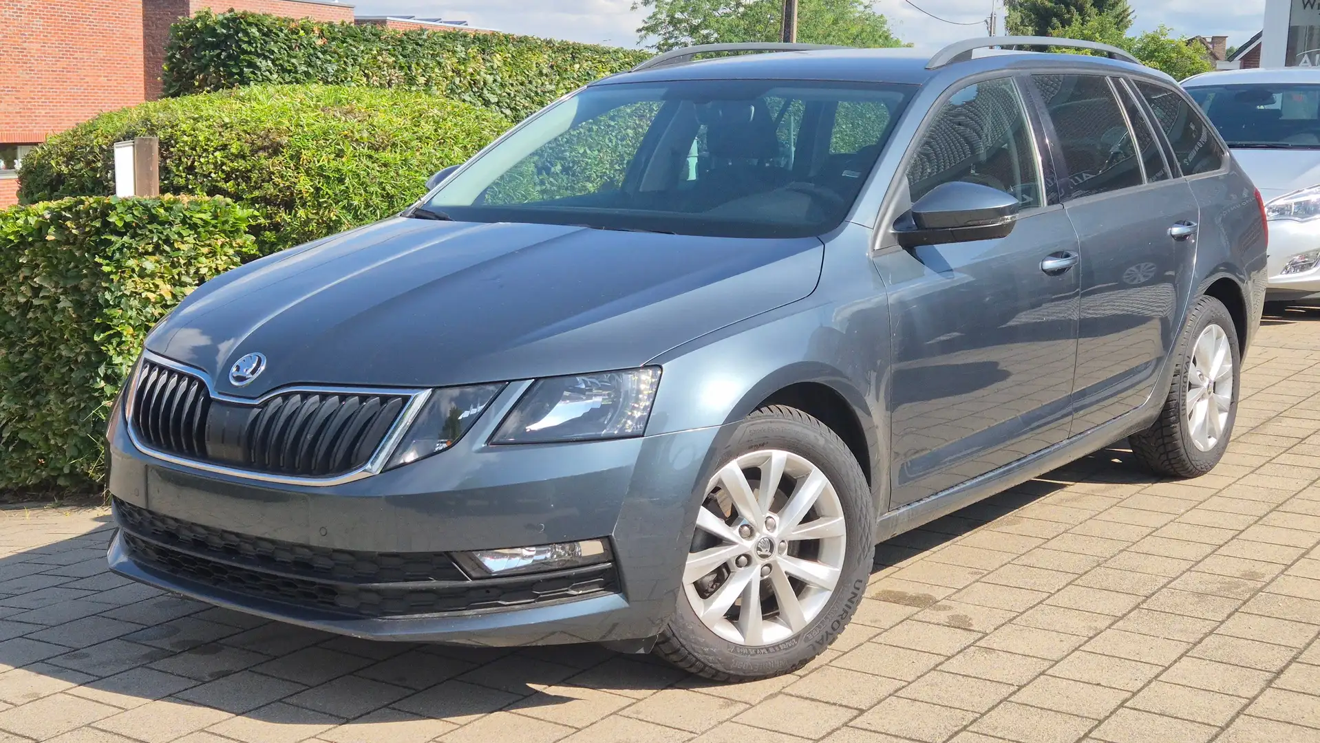 Skoda Octavia SW 1.0 TSI*CarPlay*GPS*277€ P/MOIS SANS ACOMPTE Gris - 1