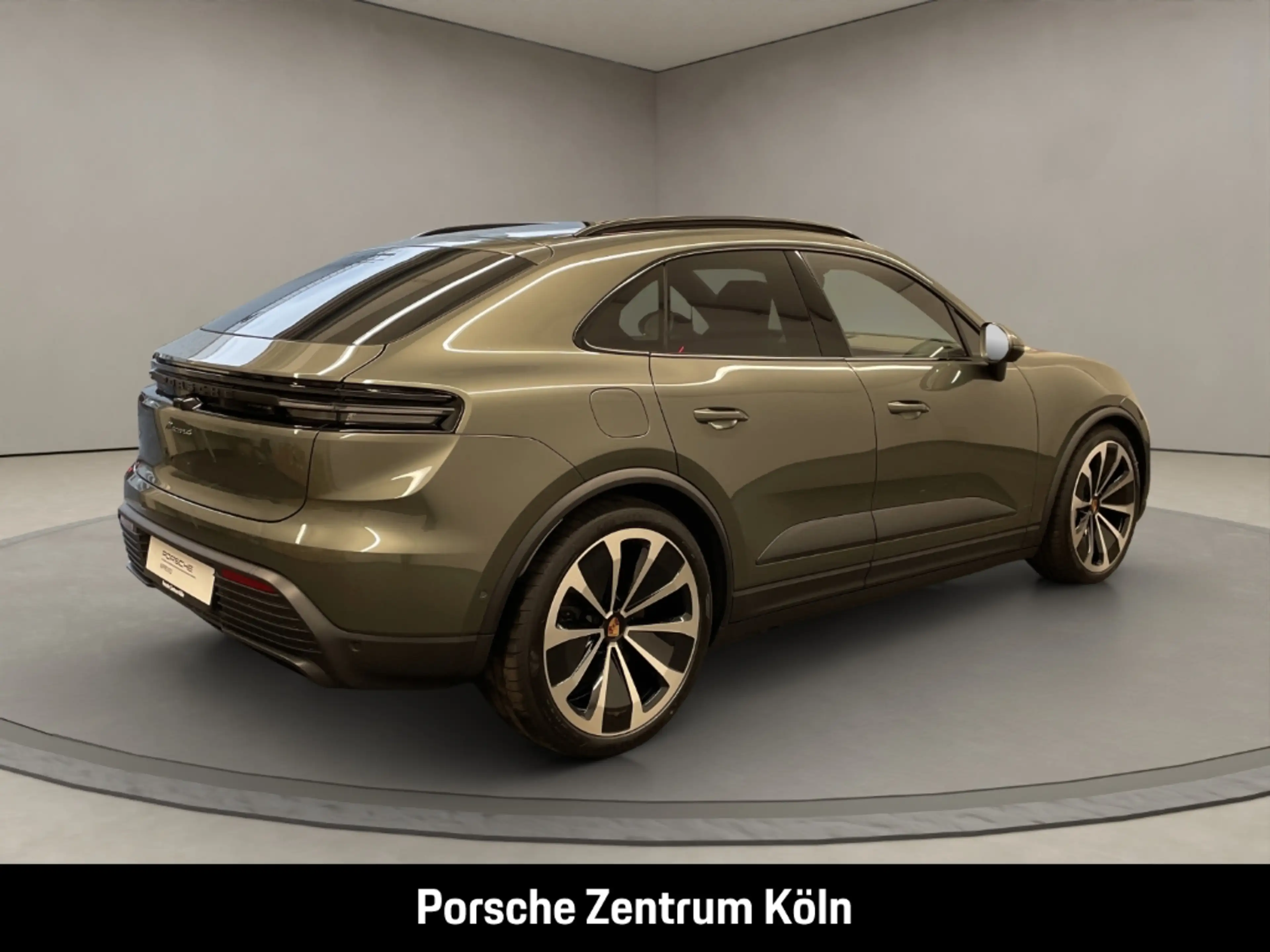Porsche Macan 4 — photo 5