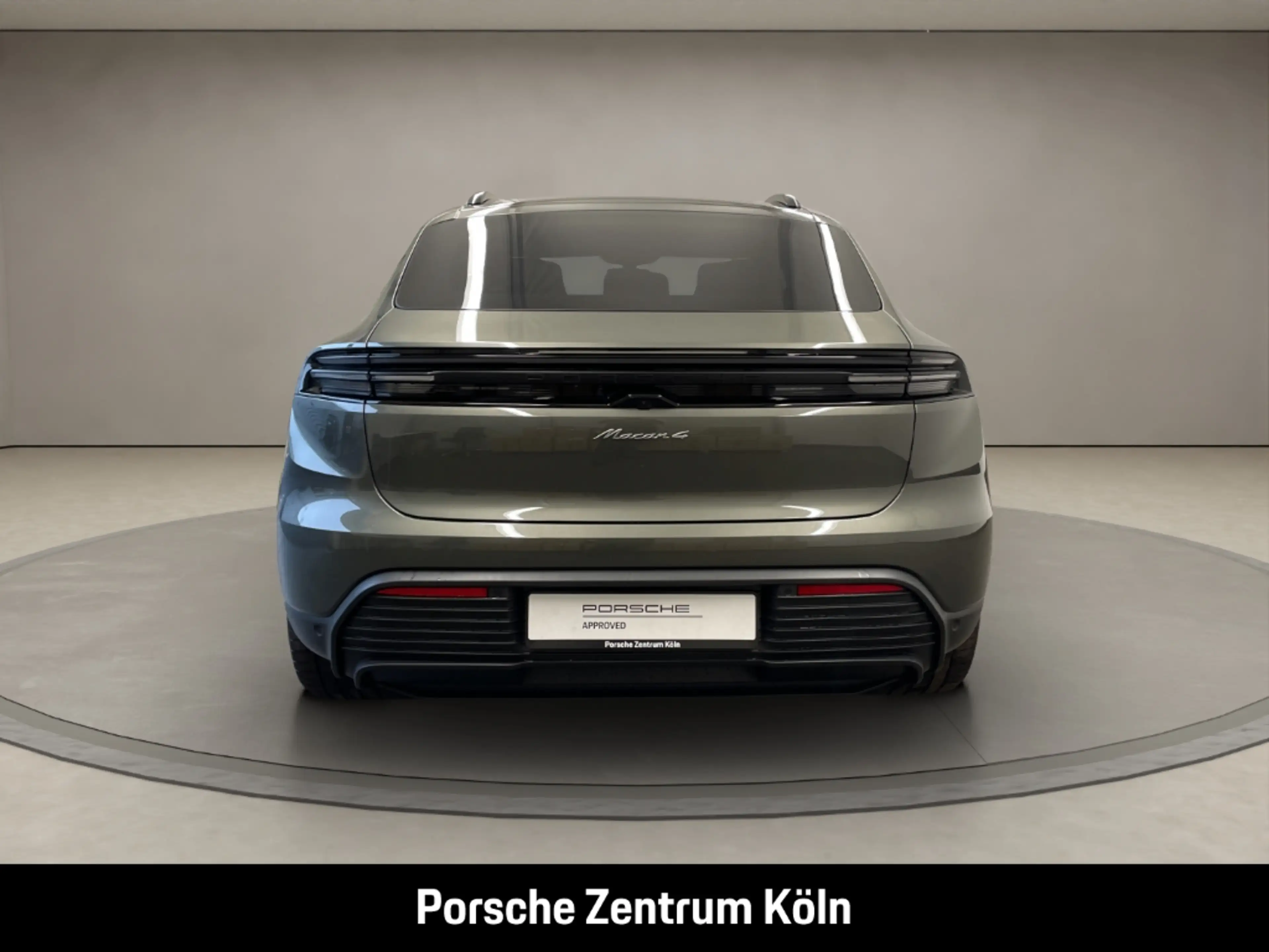 Porsche Macan 4 — photo 4