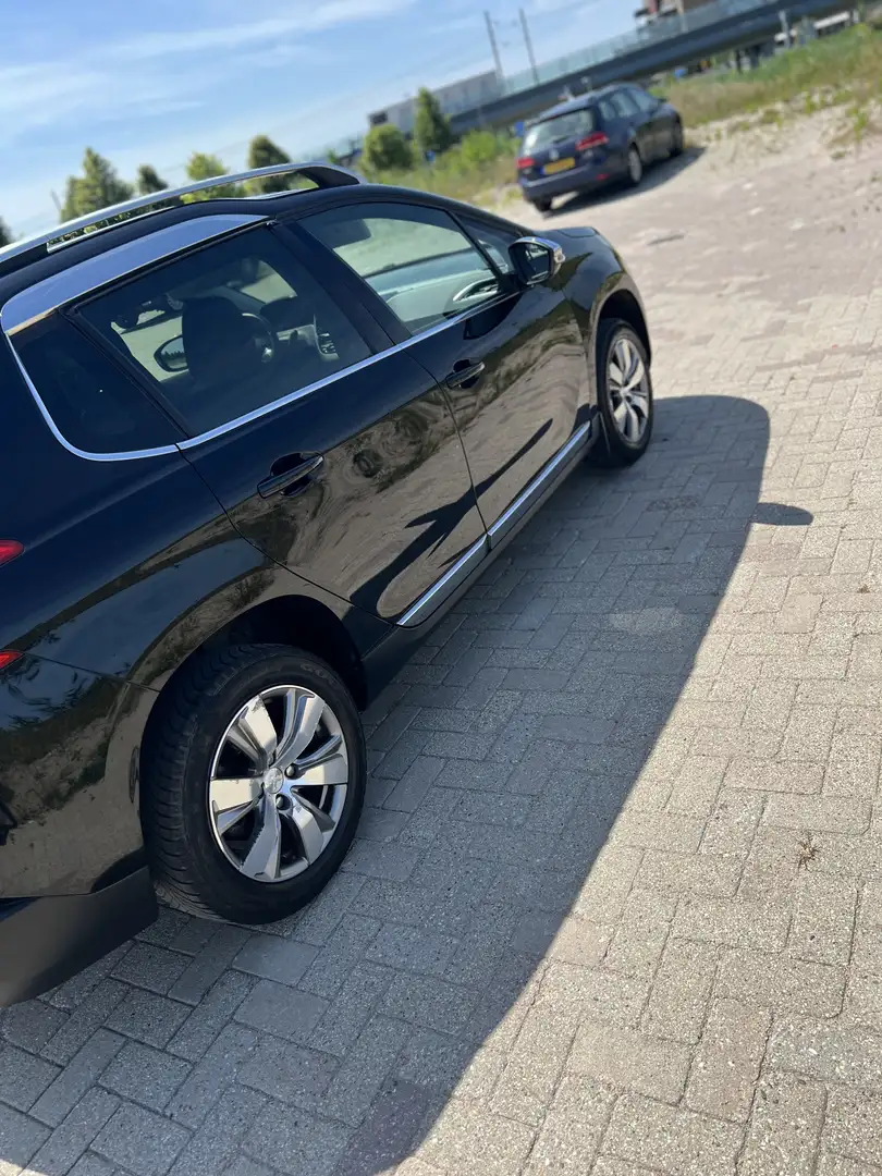 Peugeot 2008 1.2 VTi Allure Zwart - 2