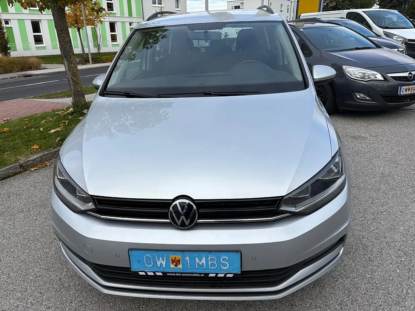 Volkswagen Touran 2,0 TDI **Multifunktionslenrad/Aluräder/1.Besitz** Silber - 2