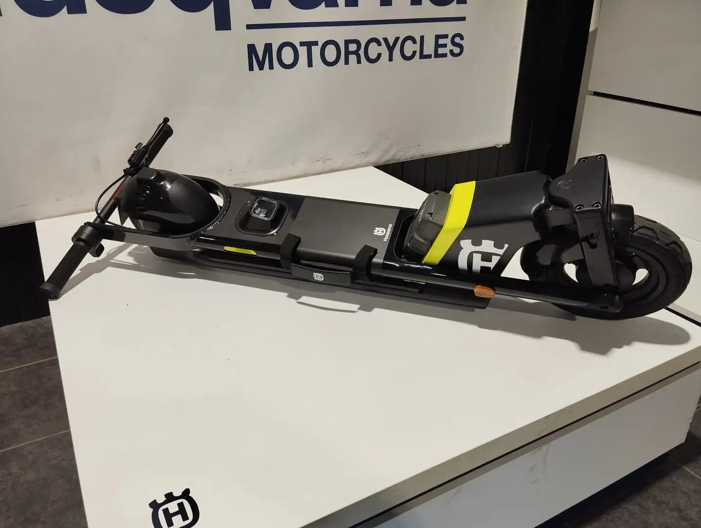 Husqvarna Zwart - 2