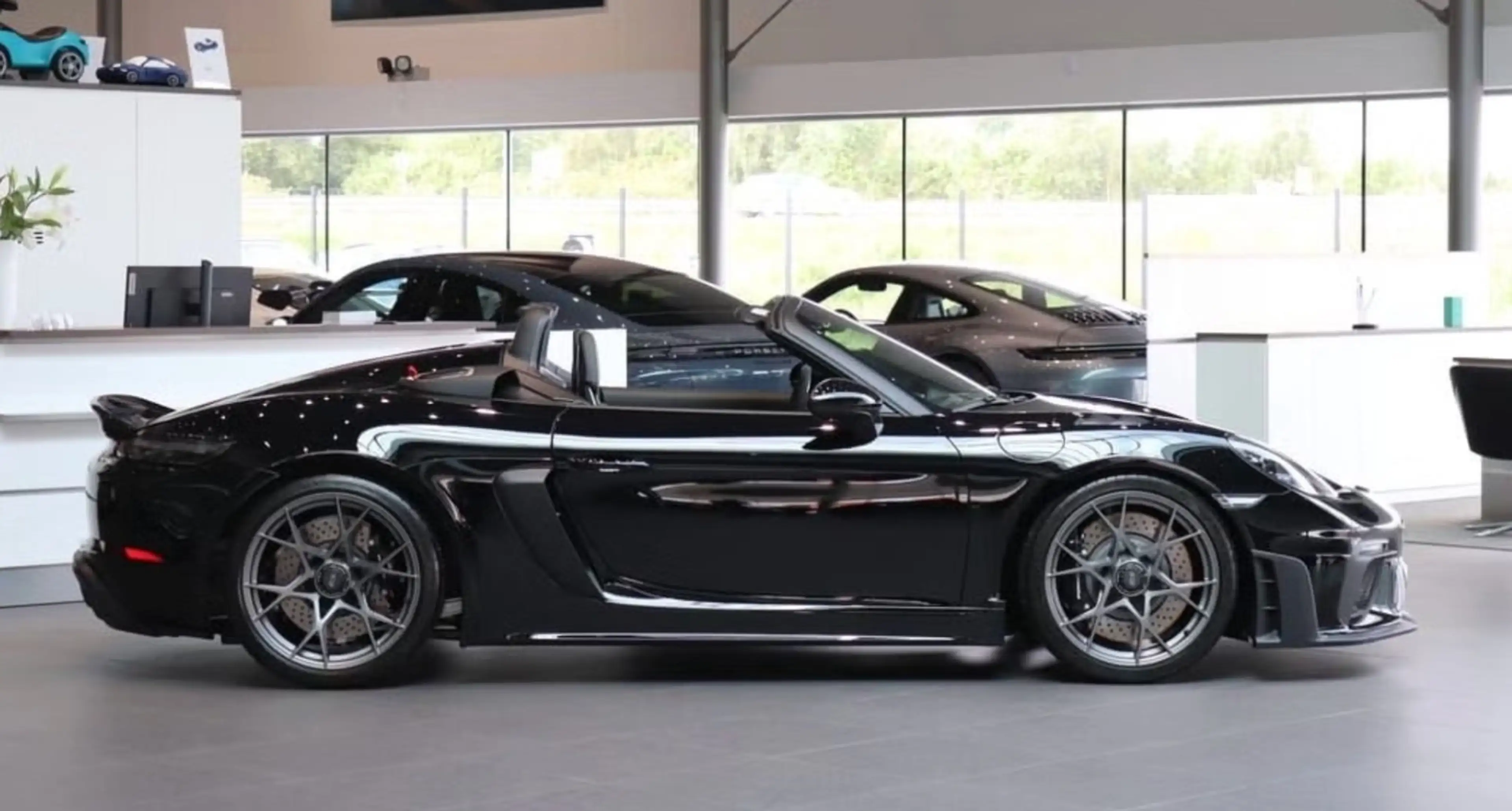 Porsche Boxster 718 Boxster Spyder RS — photo 2