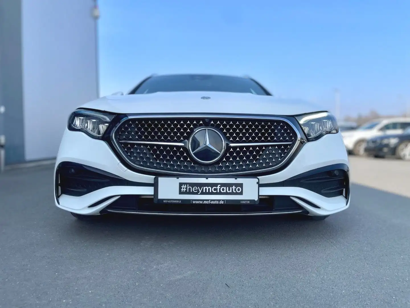 Mercedes-Benz E 300 e T AMG Line Advanced *19Zoll*AHK*MBUX* Weiß - 2