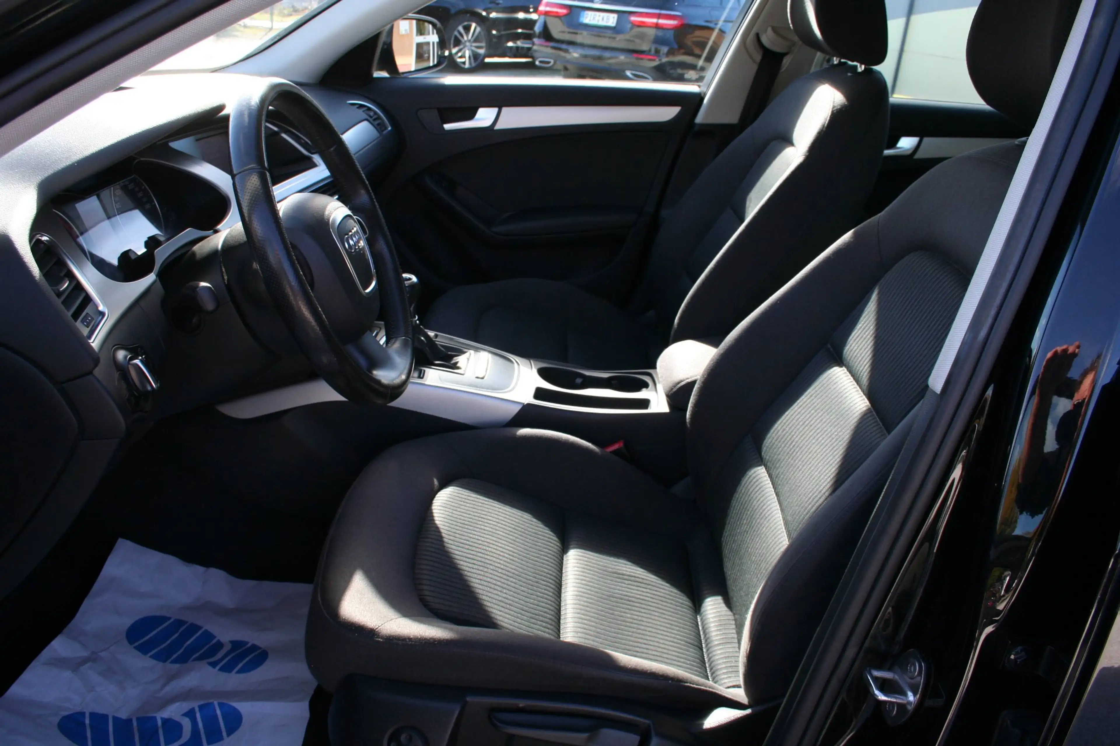 Audi A4 Avant 2.0 TDI *Standheizung*Xenon* — photo 9