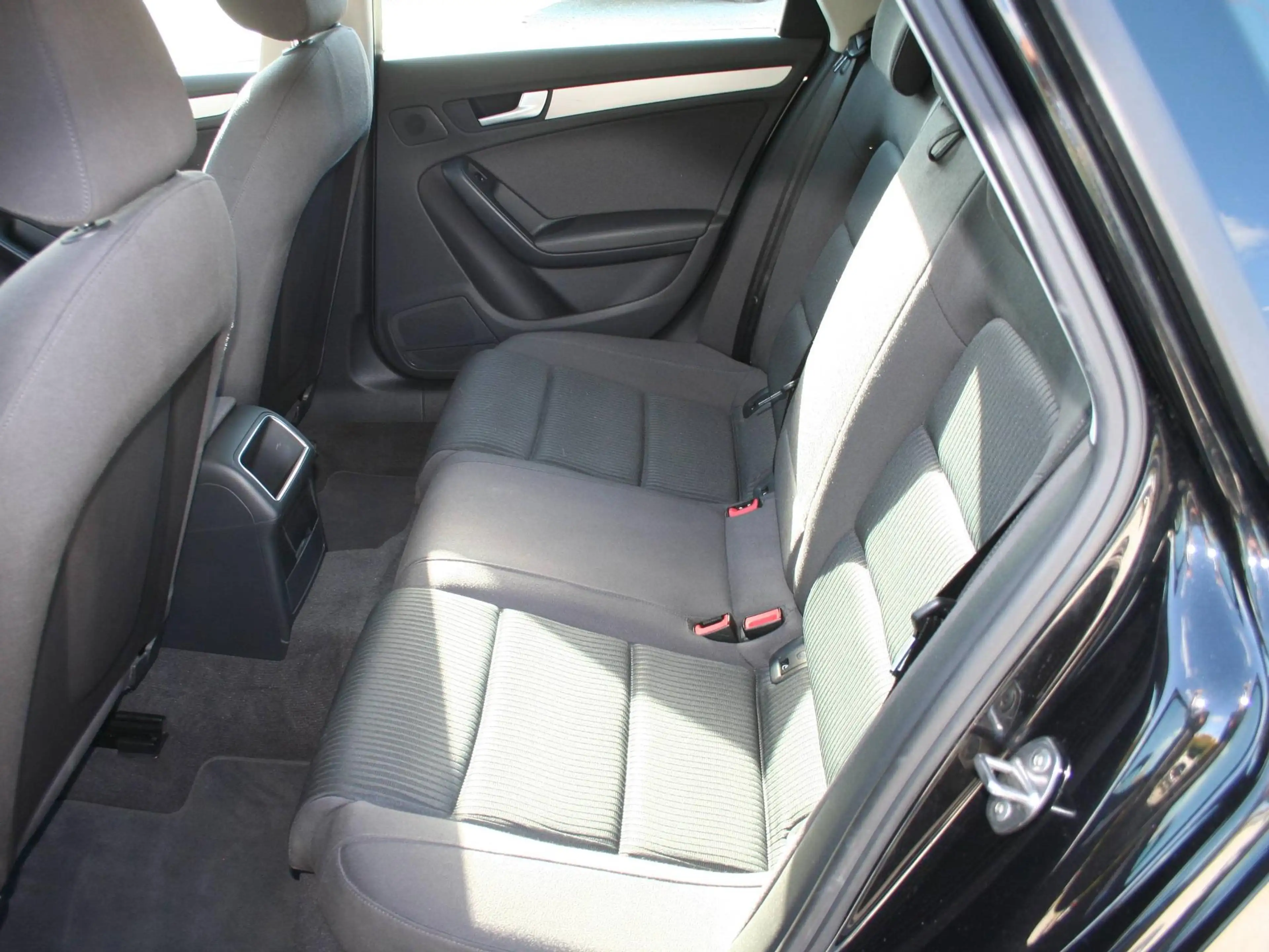 Audi A4 Avant 2.0 TDI *Standheizung*Xenon* — photo 10