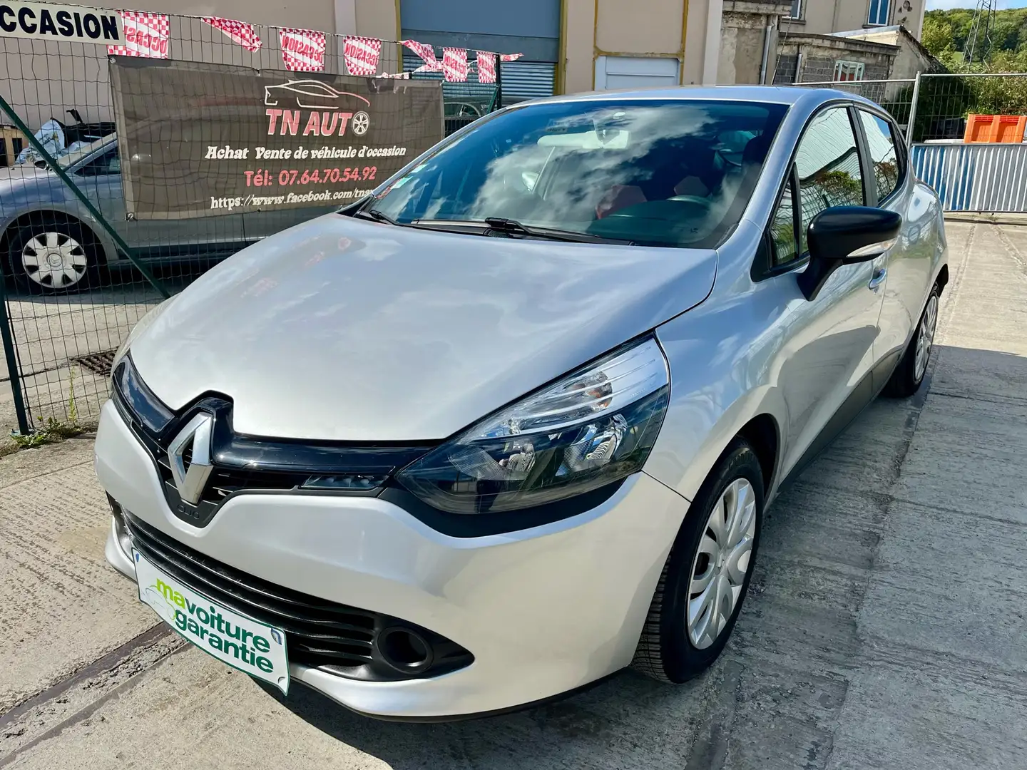 Renault Clio IV 1.2 16V 75 Life Gris - 1
