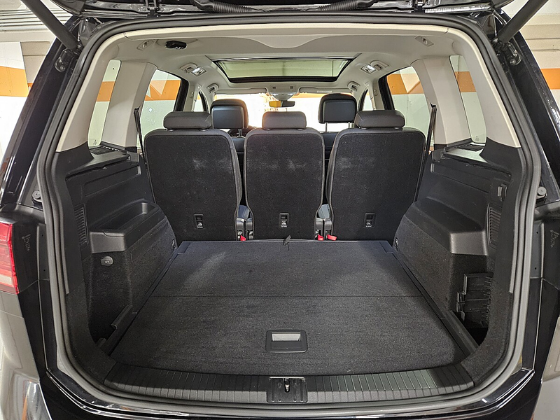 Volkswagen Touran Highline 2,0 SCR TDI — photo 15