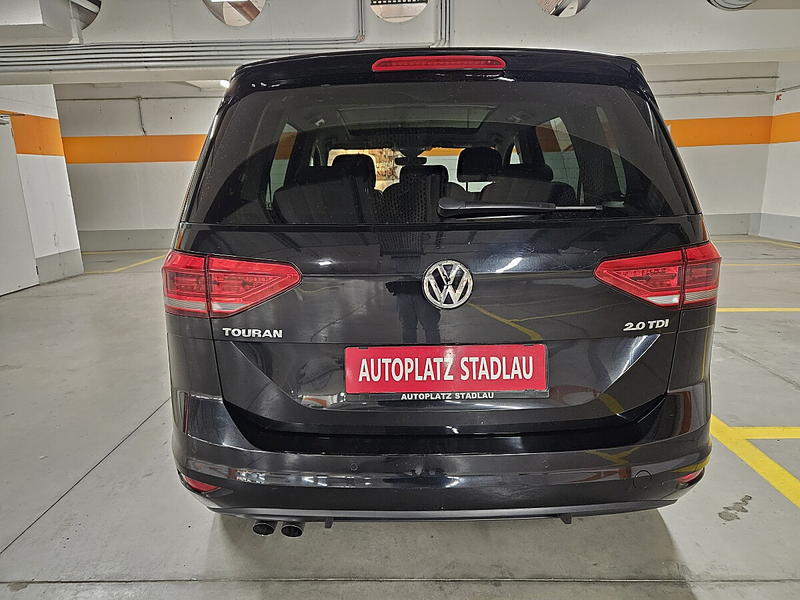 Volkswagen Touran Highline 2,0 SCR TDI — photo 8