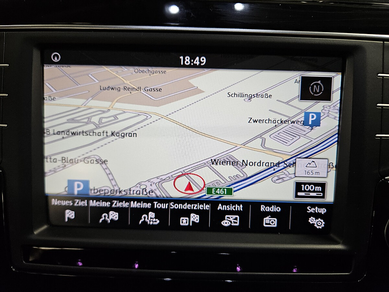 Volkswagen Touran Highline 2,0 SCR TDI — photo 12