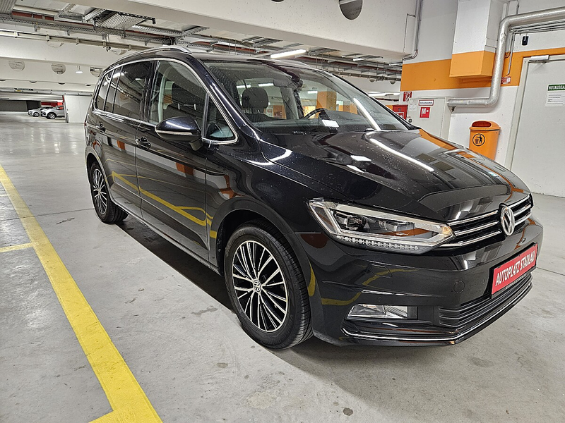 Volkswagen Touran Highline 2,0 SCR TDI — photo 2