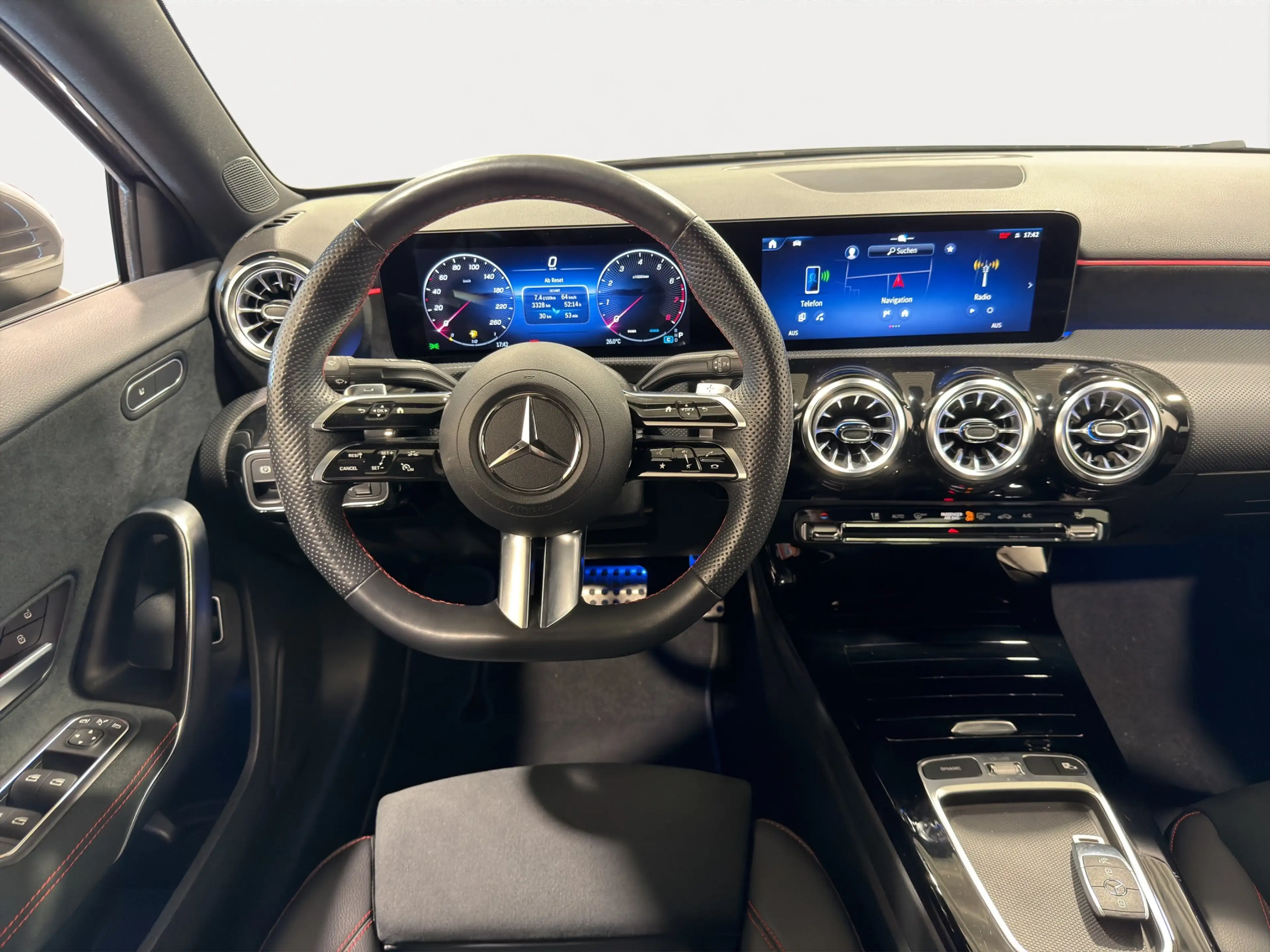 Mercedes-Benz A 200 AMG-LINE lim *NAVI*LED*AMBIENTE*CARPLAY* — photo 2