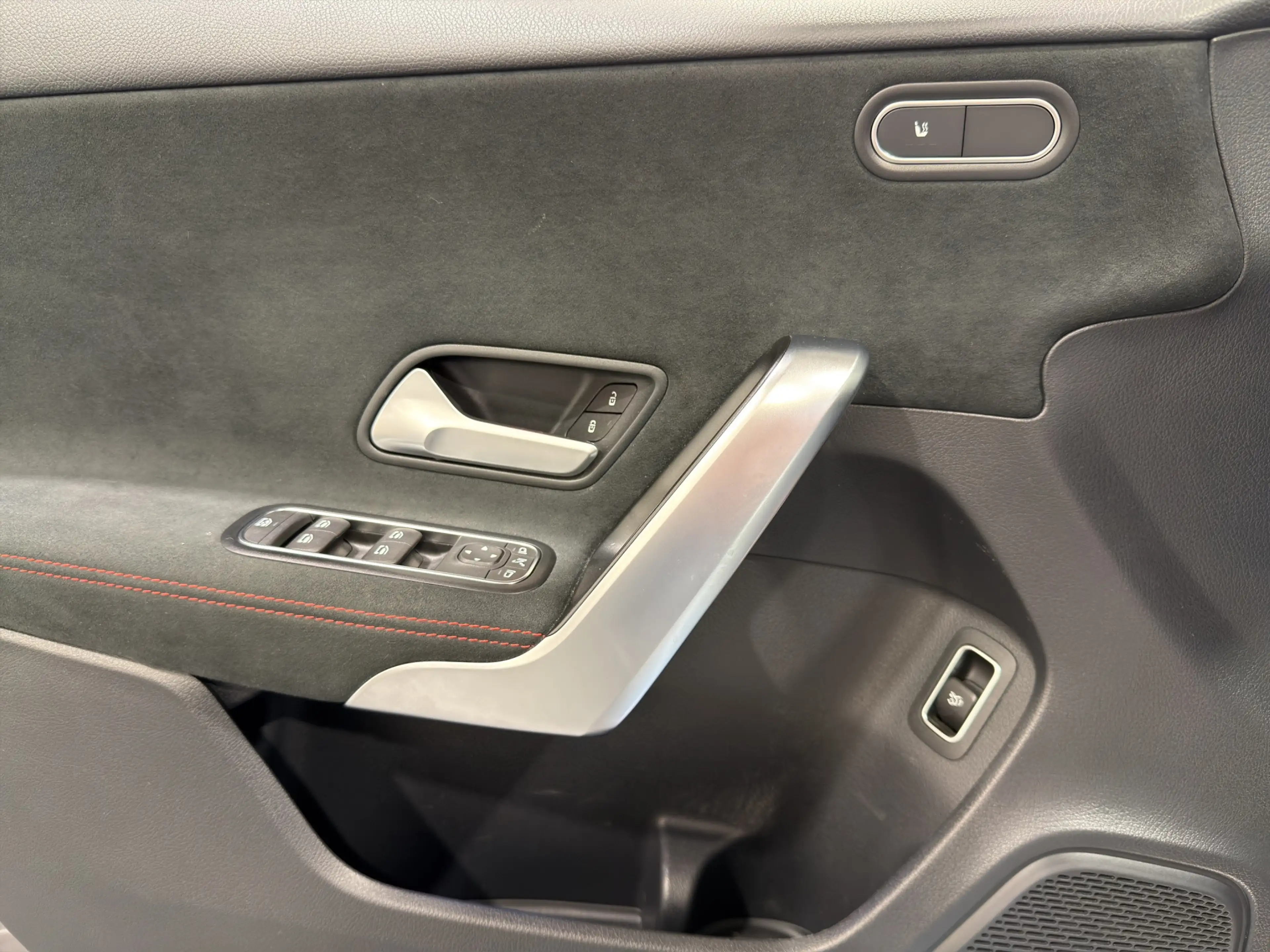 Mercedes-Benz A 200 AMG-LINE lim *NAVI*LED*AMBIENTE*CARPLAY* — photo 15