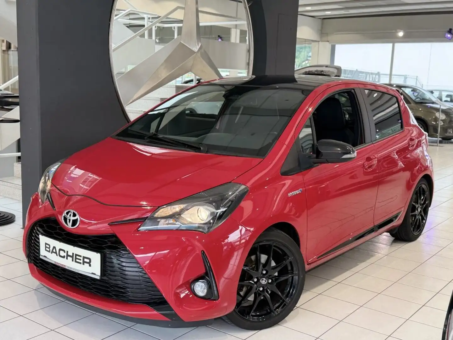 Toyota Yaris Hybrid GR-S Rot - 2
