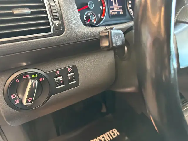 Volkswagen Touran view 10