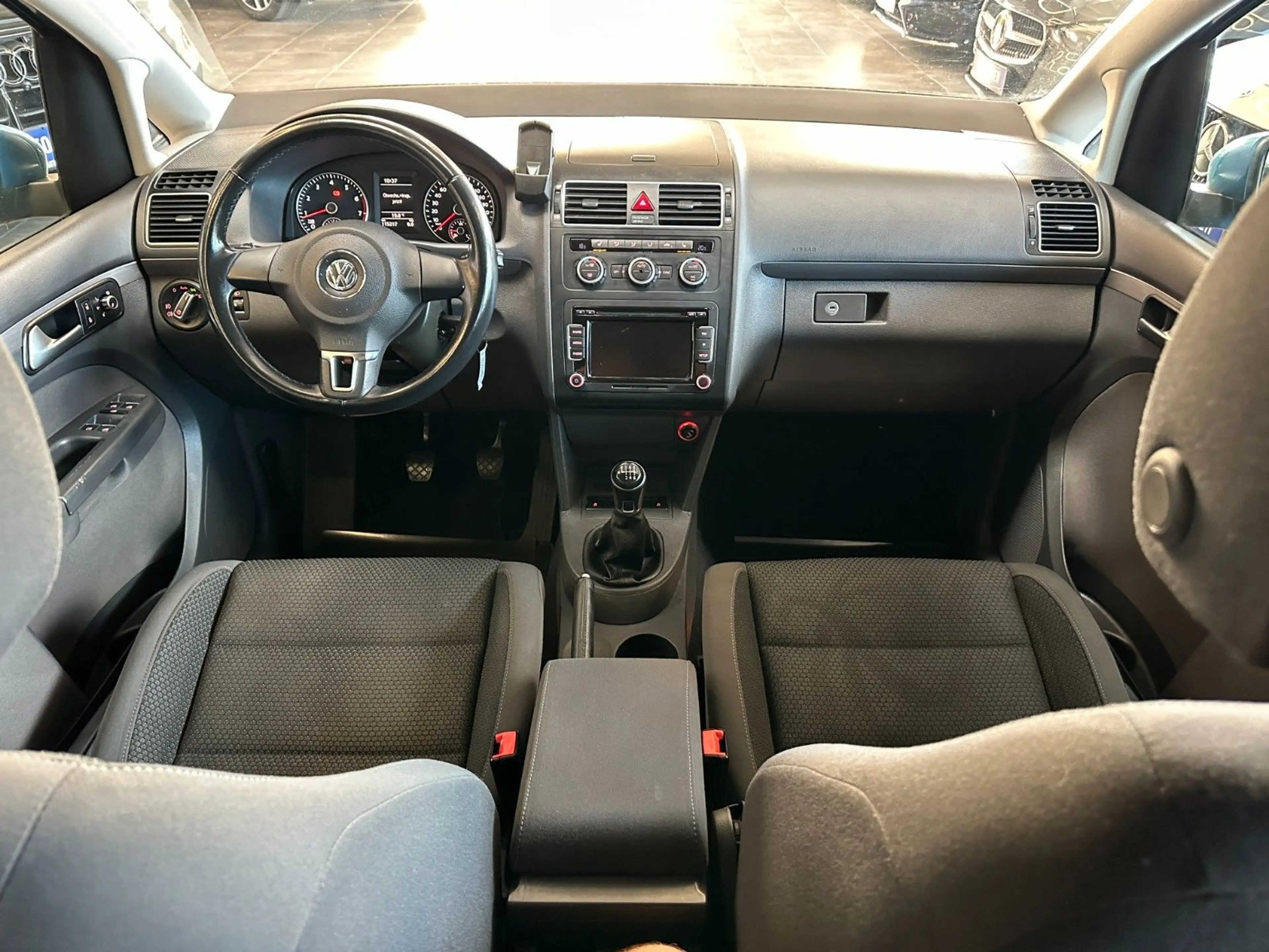 Volkswagen Touran *7-Sitzer*TEMPO*2ZONEN*SitzHZ*PDC*TÜV 5/28 — photo 7