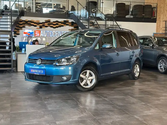 2015 Volkswagen Touran in Blue for sale