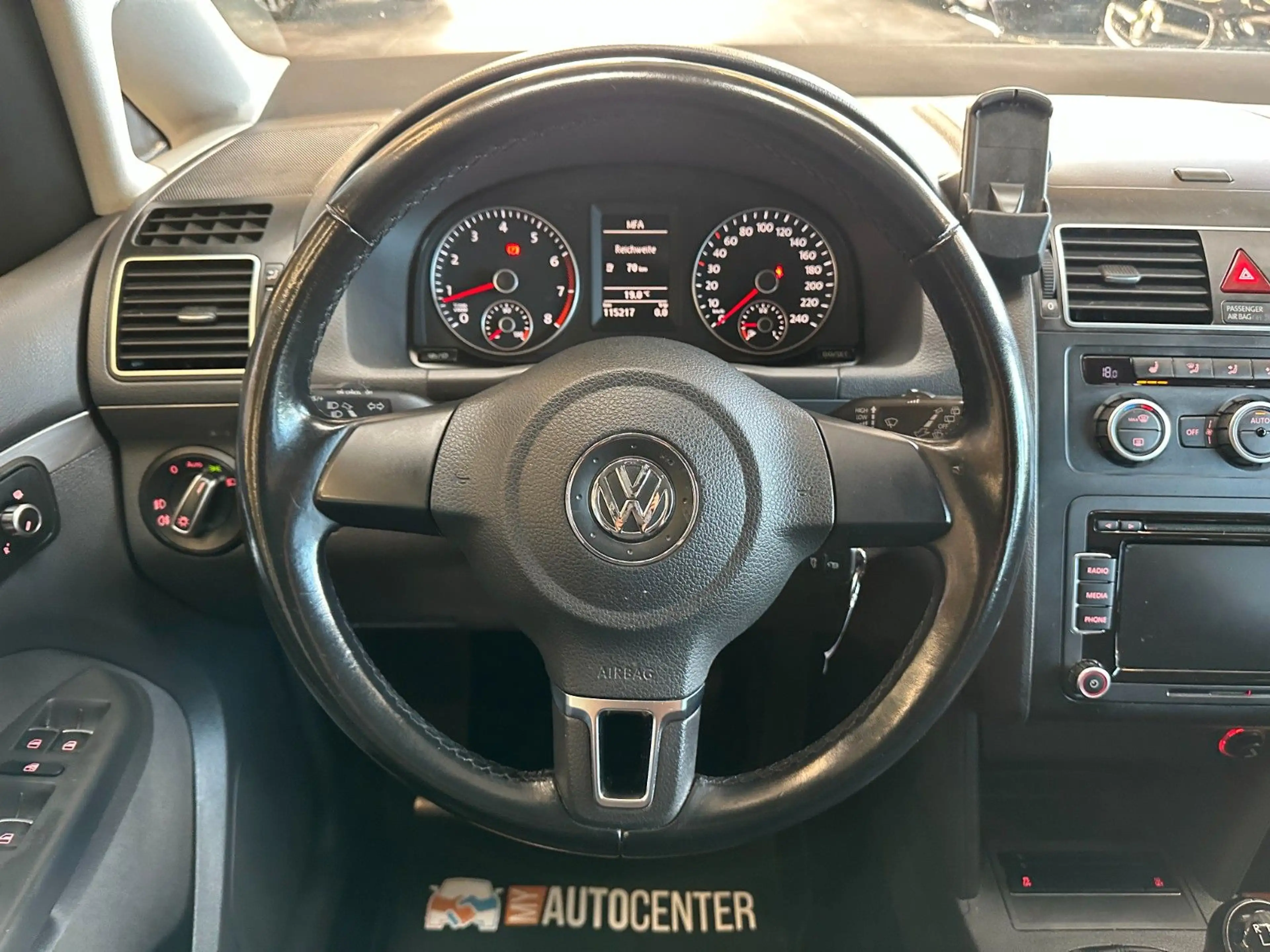Volkswagen Touran *7-Sitzer*TEMPO*2ZONEN*SitzHZ*PDC*TÜV 5/28 — photo 8