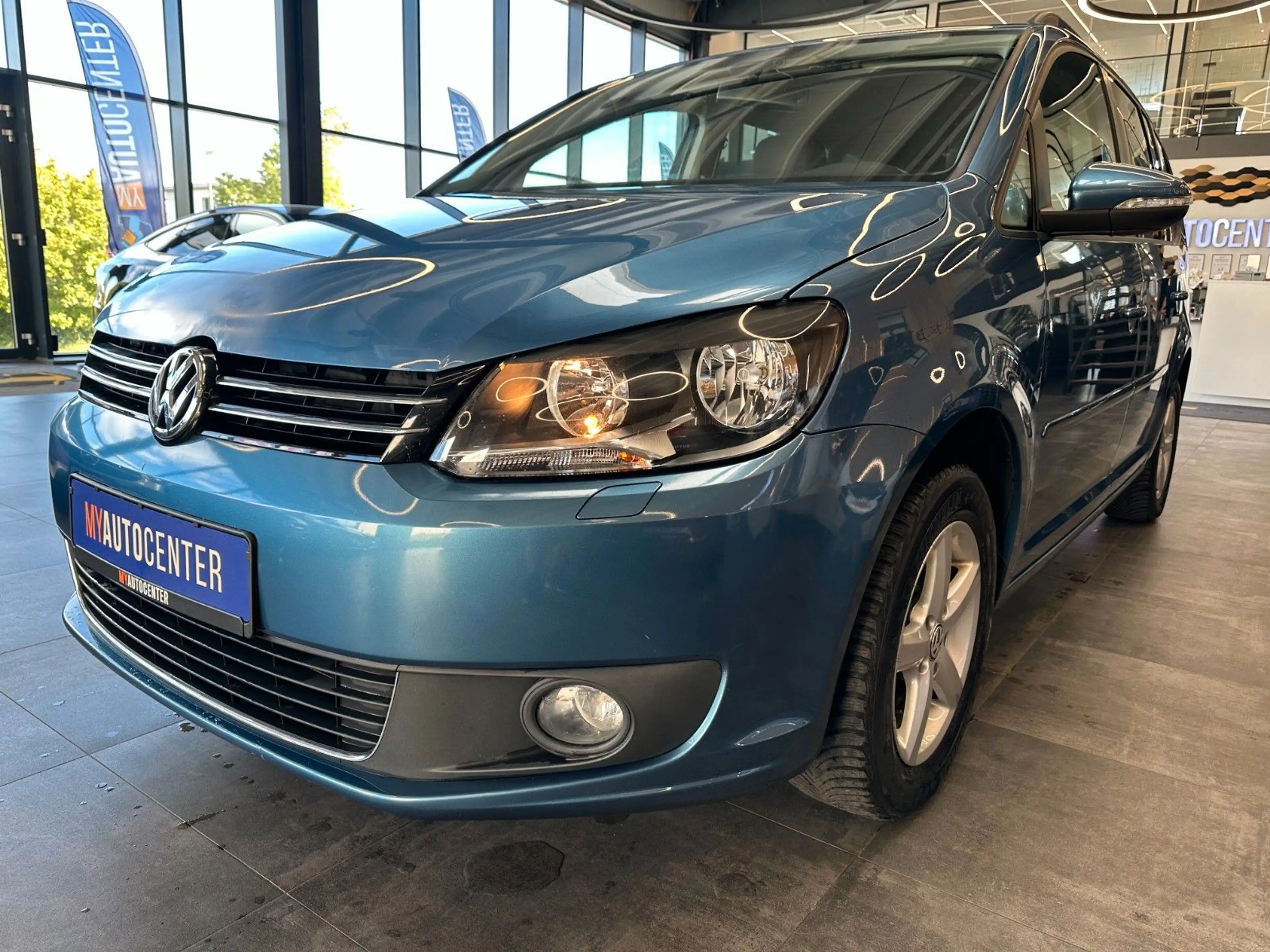 Volkswagen Touran *7-Sitzer*TEMPO*2ZONEN*SitzHZ*PDC*TÜV 5/28 — photo 4
