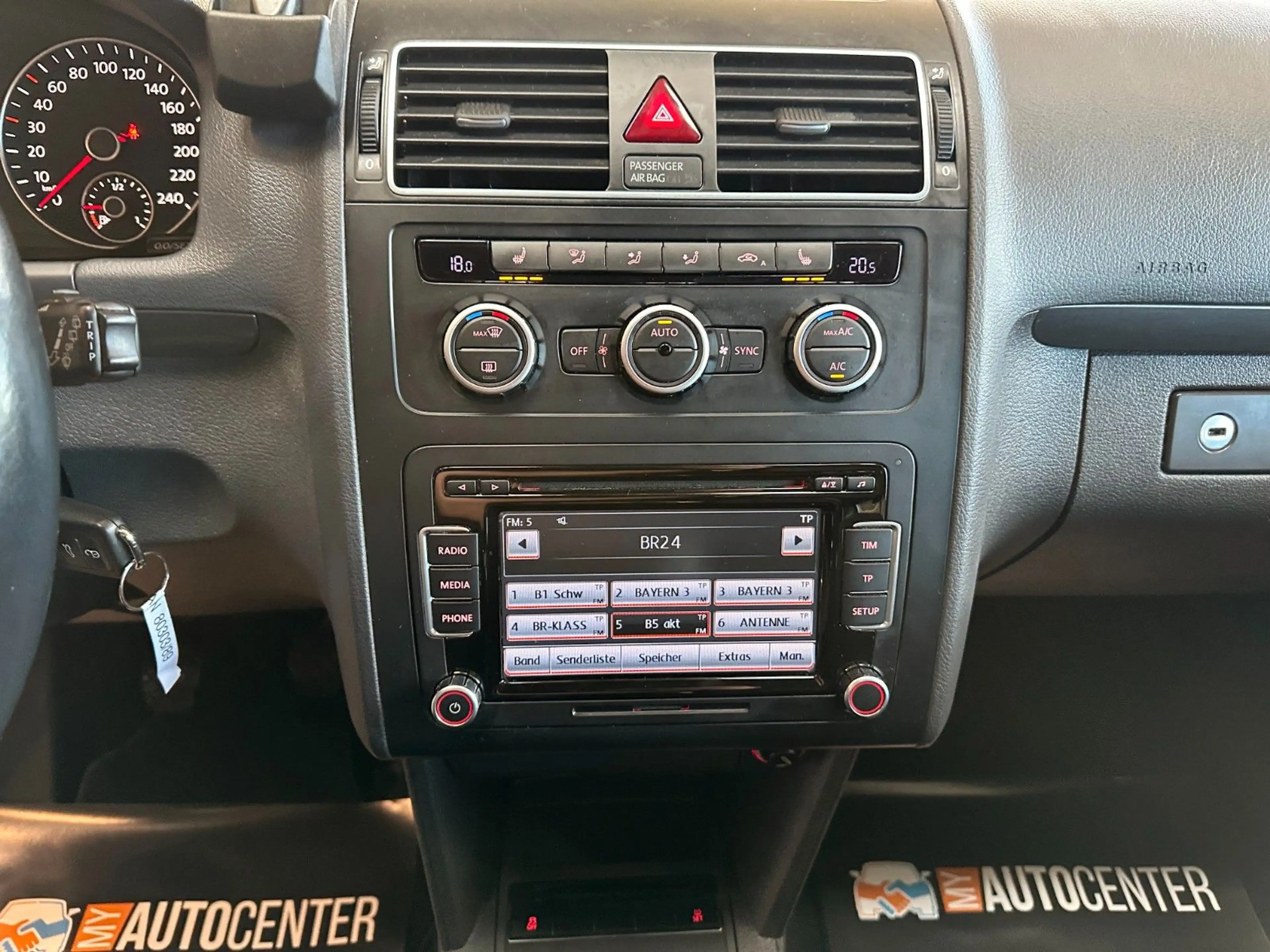 Volkswagen Touran *7-Sitzer*TEMPO*2ZONEN*SitzHZ*PDC*TÜV 5/28 — photo 11