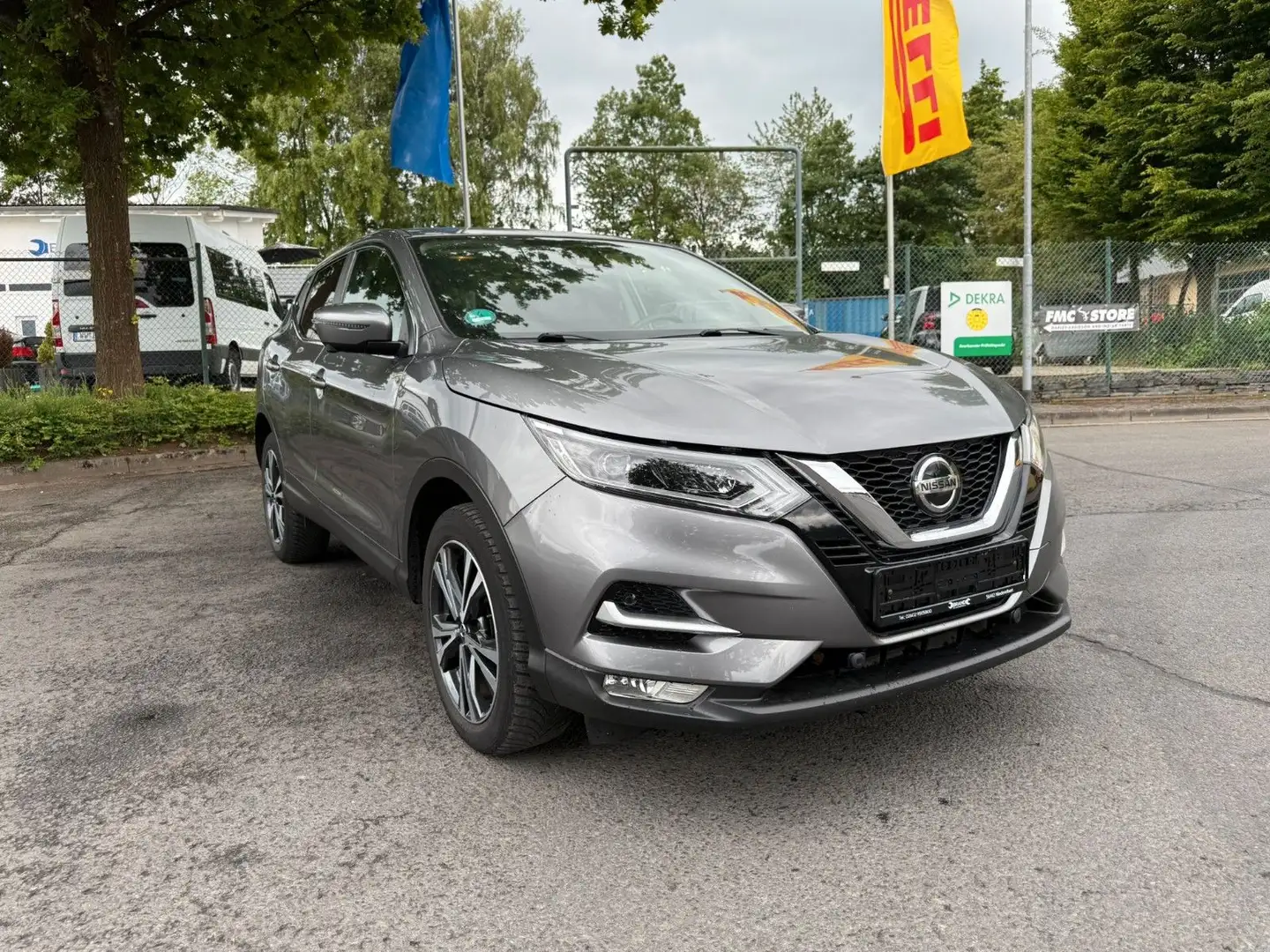 Nissan Qashqai N-Connecta*ServiceVoll*Tüv06.26*GARANTIE Grau - 1