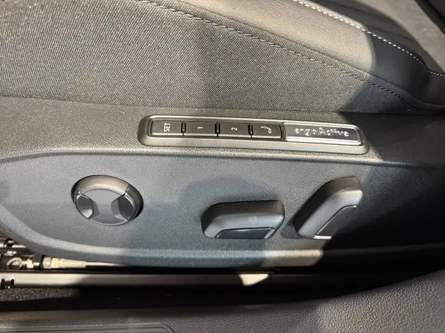 Volkswagen Golf view 10