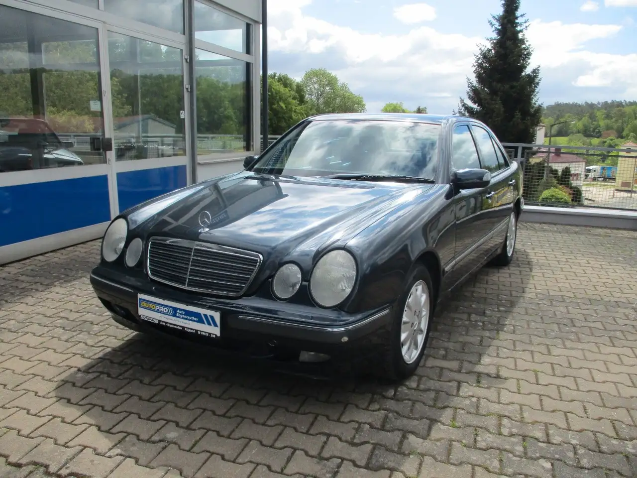 Mercedes-Benz E 200 Kompressor, foto 1