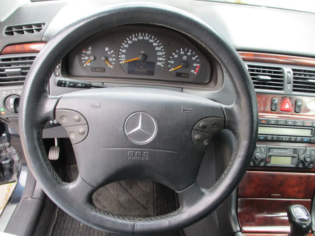 Mercedes-Benz E 200 Kompressor, foto 12