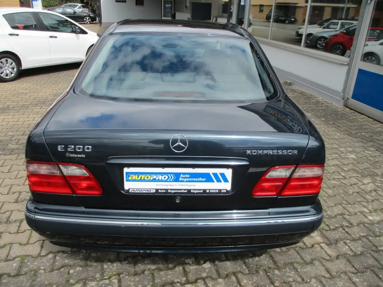 Mercedes-Benz E 200 Kompressor, foto 5