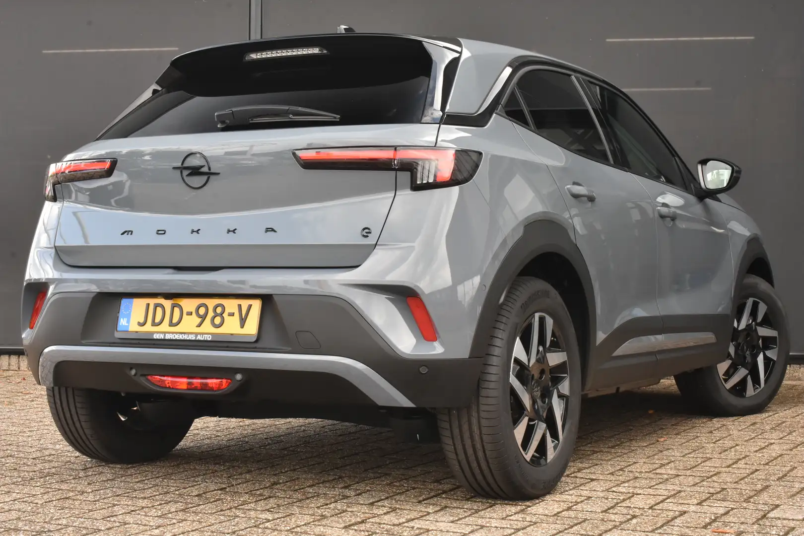 Opel Mokka-E Electric Business Edition 54 kWh 3 Fase 156pk DEMO Grijs - 2
