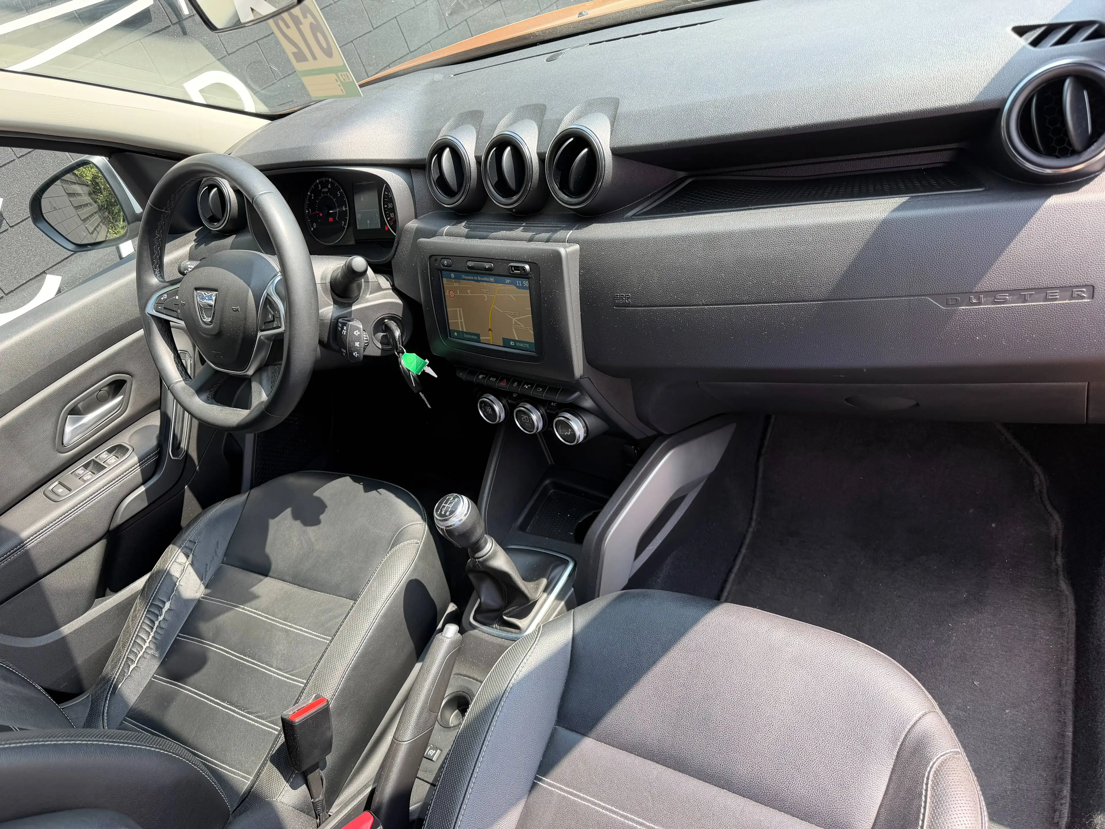 Dacia Duster 1.6 SCe+NAVI+CAMERA 360+CUIR+AIRCO+JANTES+EURO 6C — photo 11